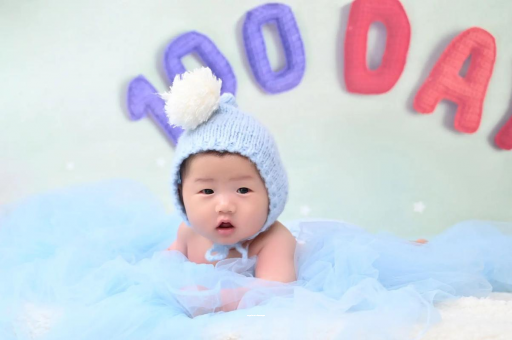 中卫四个月宝宝会翻身